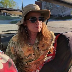 Meet your Posher, Aaron